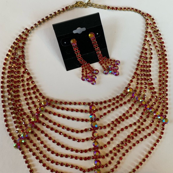Elegant Red Beaded Necklace and Earring Set - Picture 7 of 8